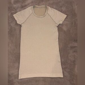 lululemon athletica swiftly Size 4